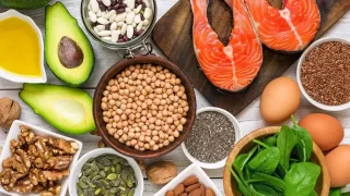 thực phẩm giúp giảm rụng tóc