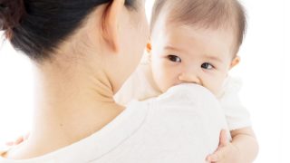 trẻ mấy tháng thì biết nói
